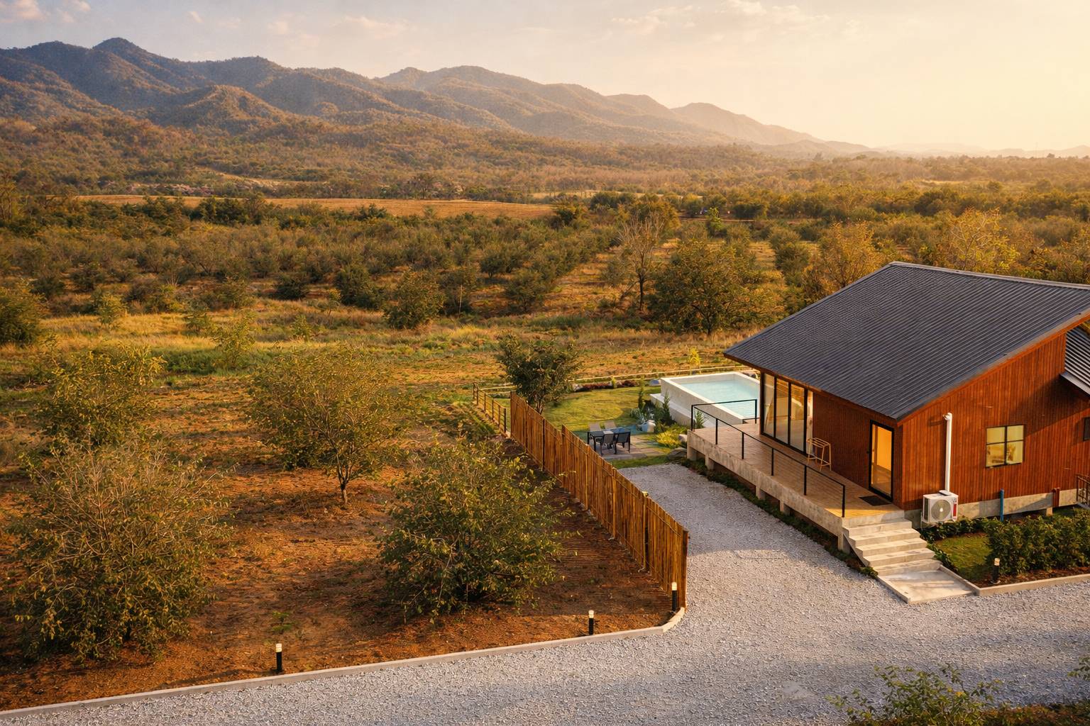 ฉากหลังภูเขาที่มองเห็นจากพื้นที่วิลล่า