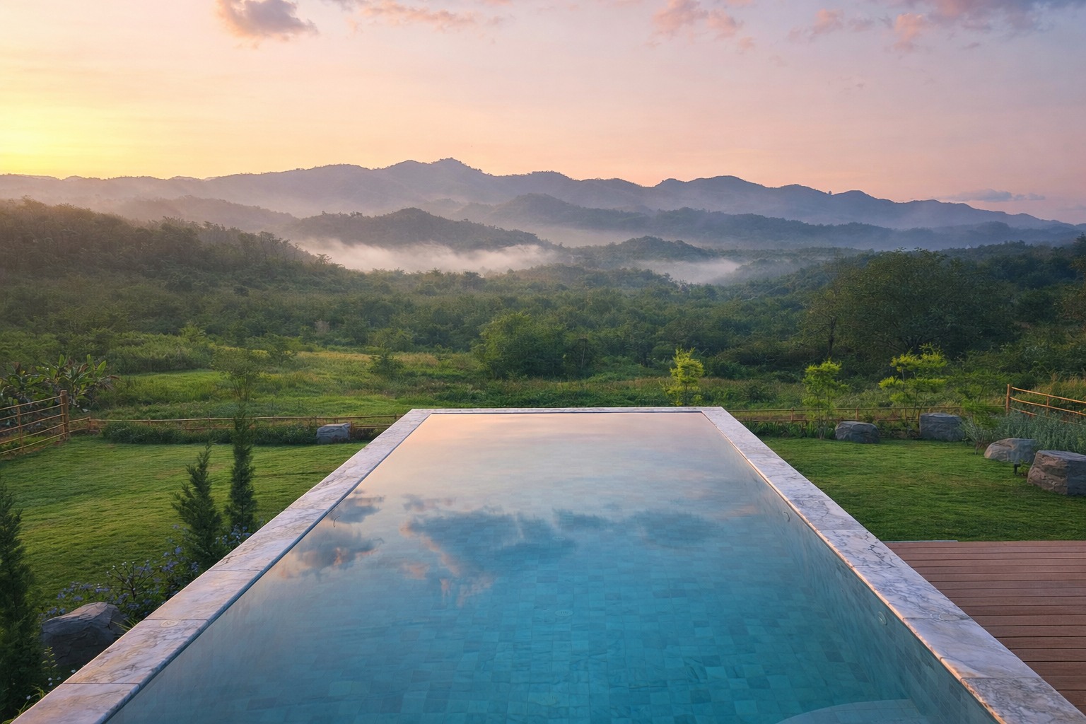 สระว่ายน้ำส่วนตัวหันหน้าออกสู่วิวภูเขาที่ Solitude Villas